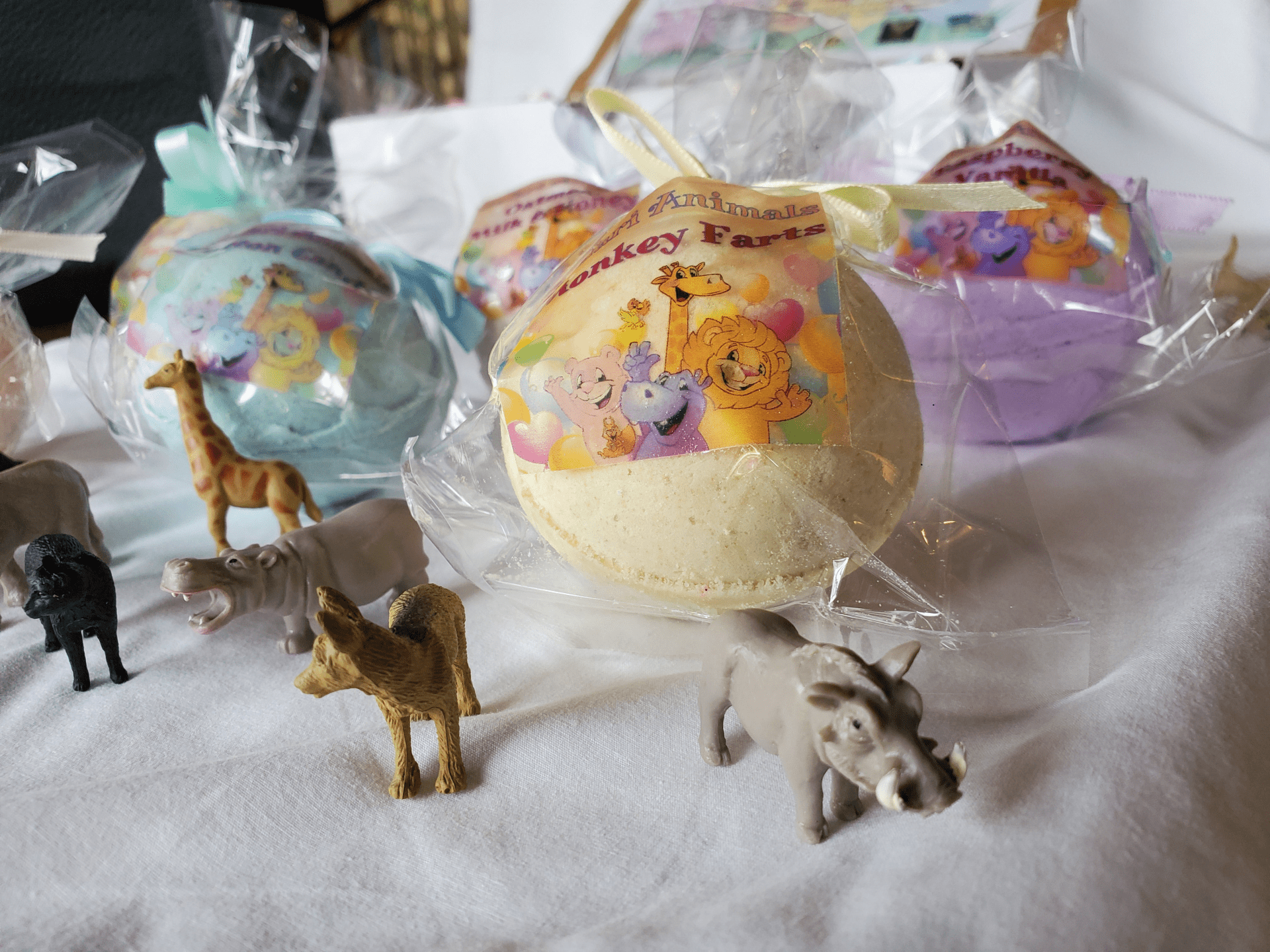 Kids Bath Bombs with Surprise Toys (30 - Pack) - GNS Beauty & Personal Care