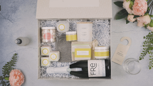 Personalized Congratulations Gift Box with Spa & Toast Set - GNS Beauty & Personal Care