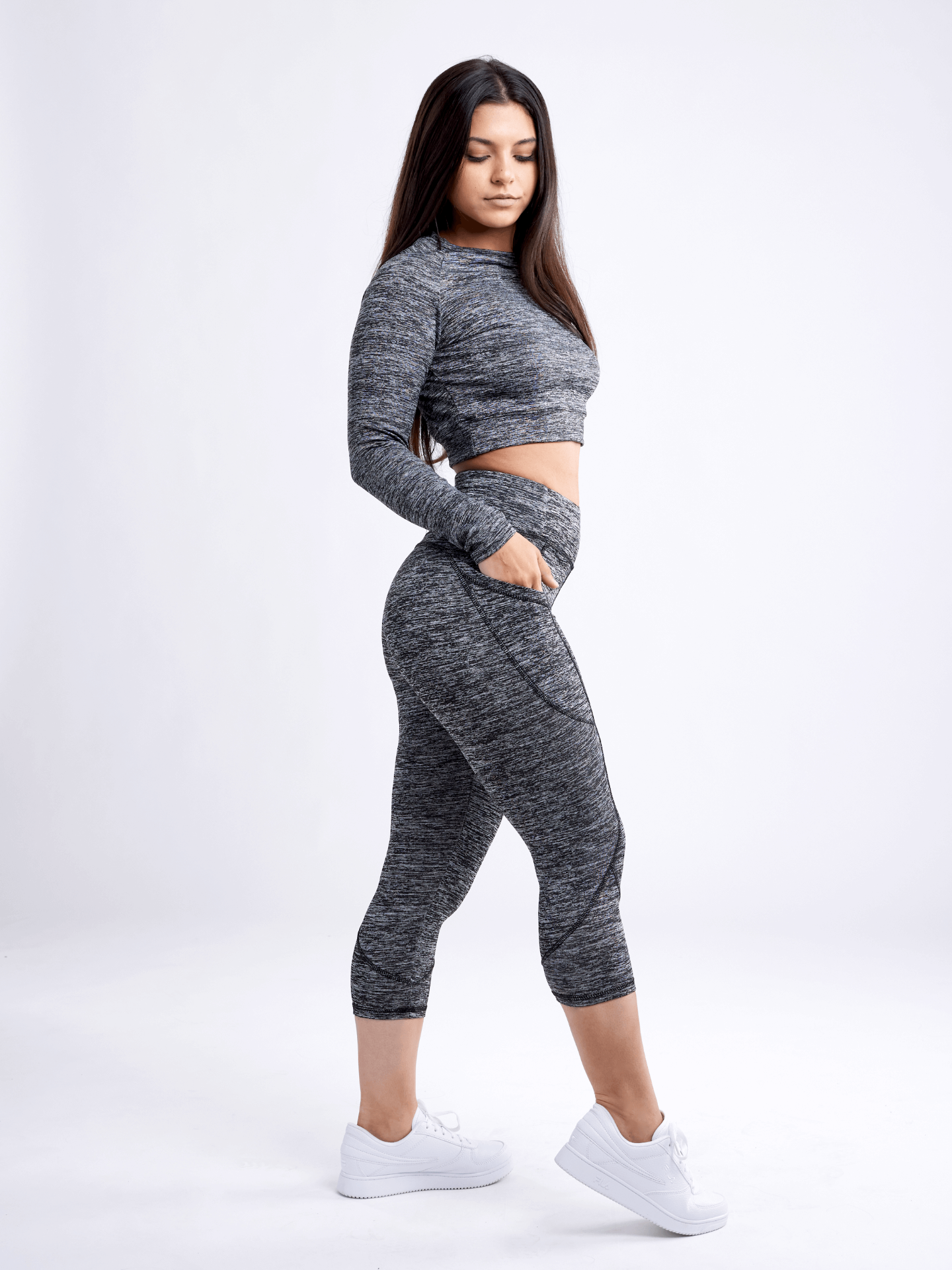 Mid-Rise Capri Leggings with Side Pockets for Women