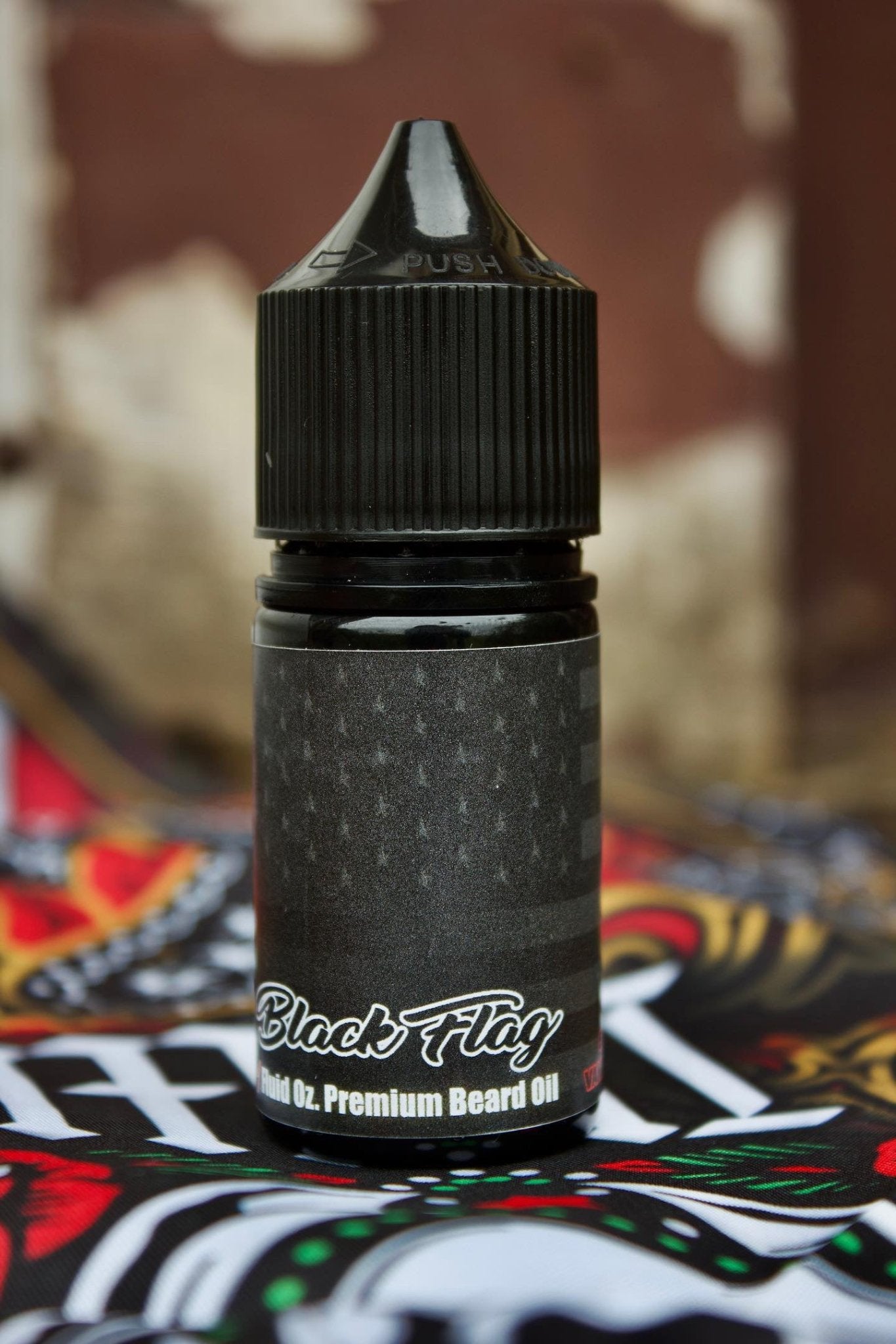 BLACK FLAG – Waving Sweet Woodsy Aroma Beard & Body Oil - GNS Beauty & Personal Care