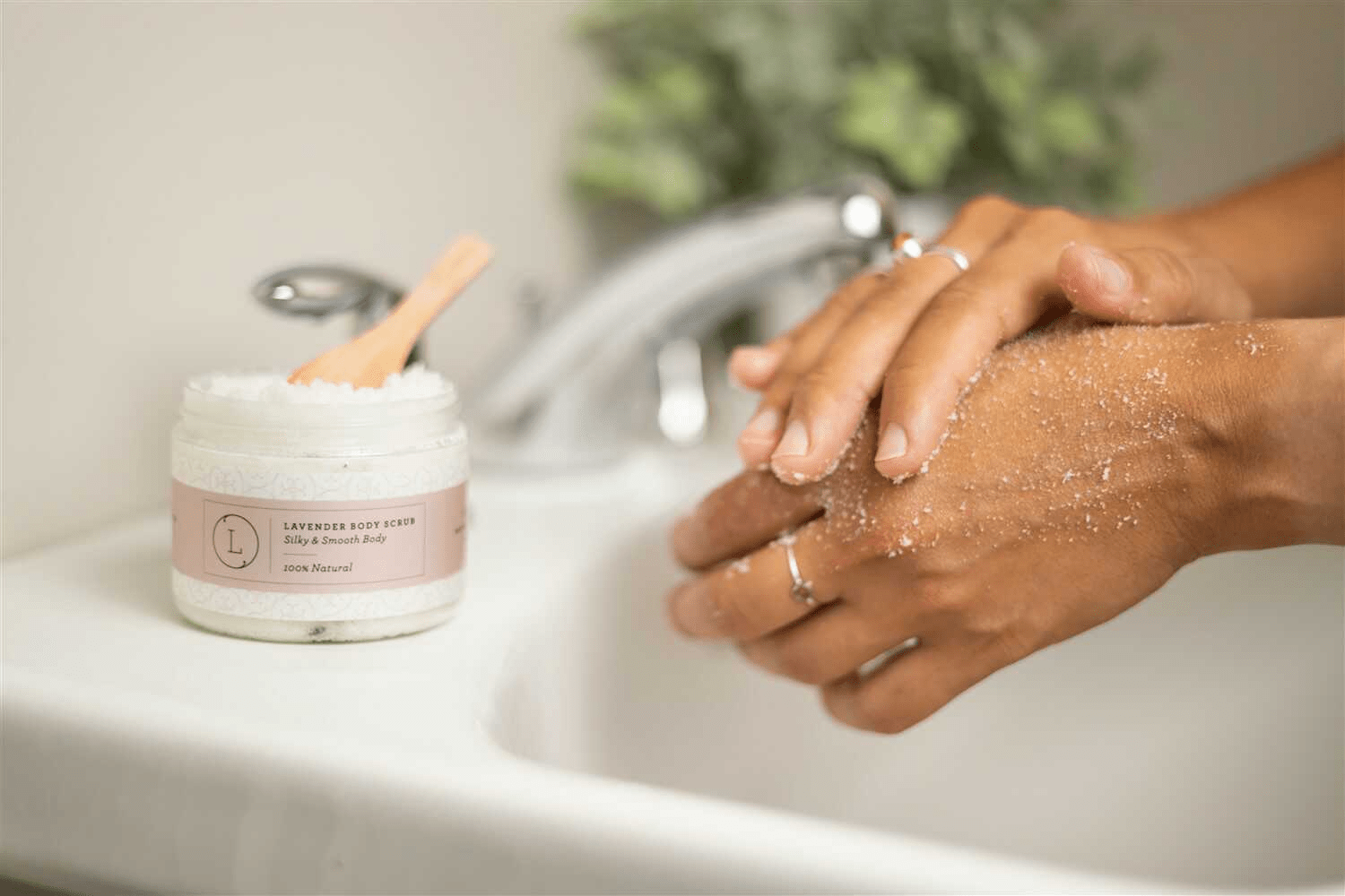 Lizlush Natural Body Scrub – Lavender Body Salt Scrub - GNS Beauty & Personal Care