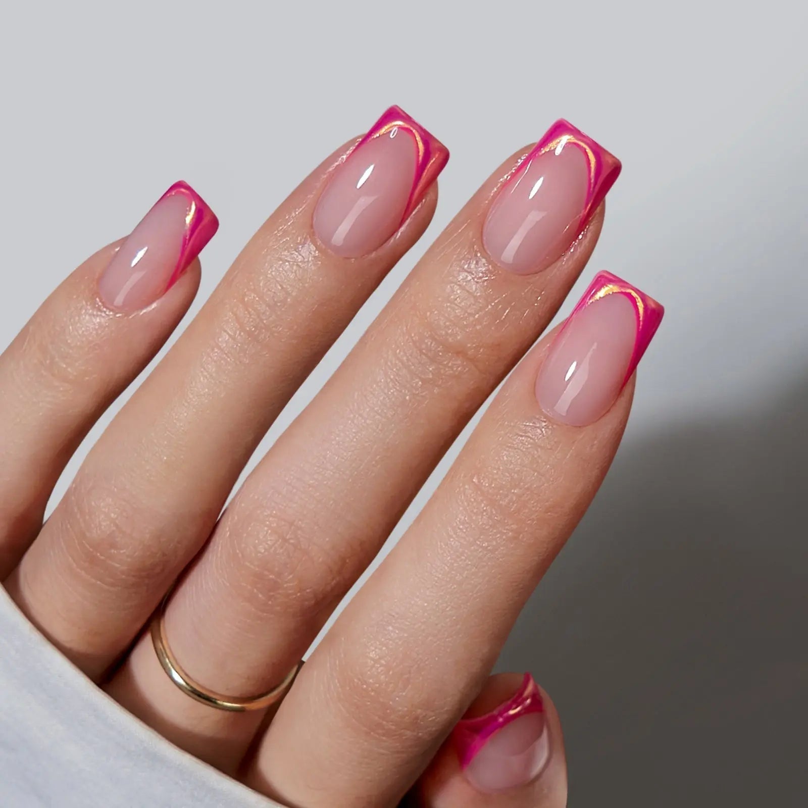 Metallic Petal Square Nails – Soft Gel Press - On Kit for a Chic, Shimmering Look - GNS Beauty & Personal Care