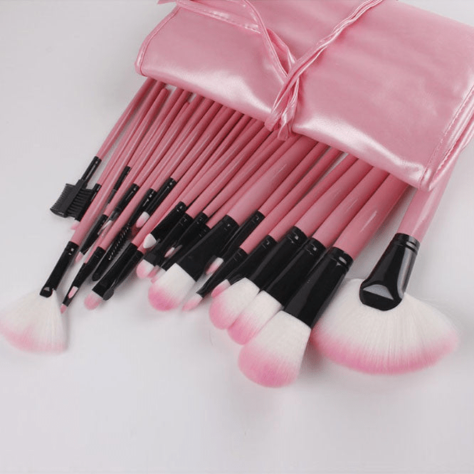 Sustainable 32 - Piece Makeup Brush Set with Vegan Storage Pouch - GNS Beauty & Personal Care